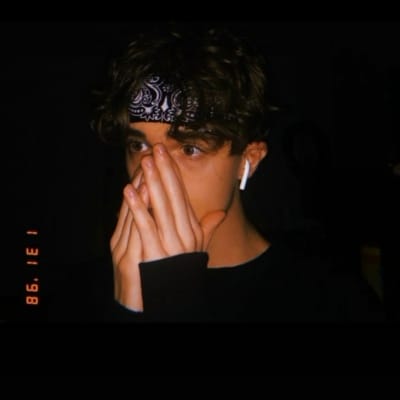 منیب بٹ avatar